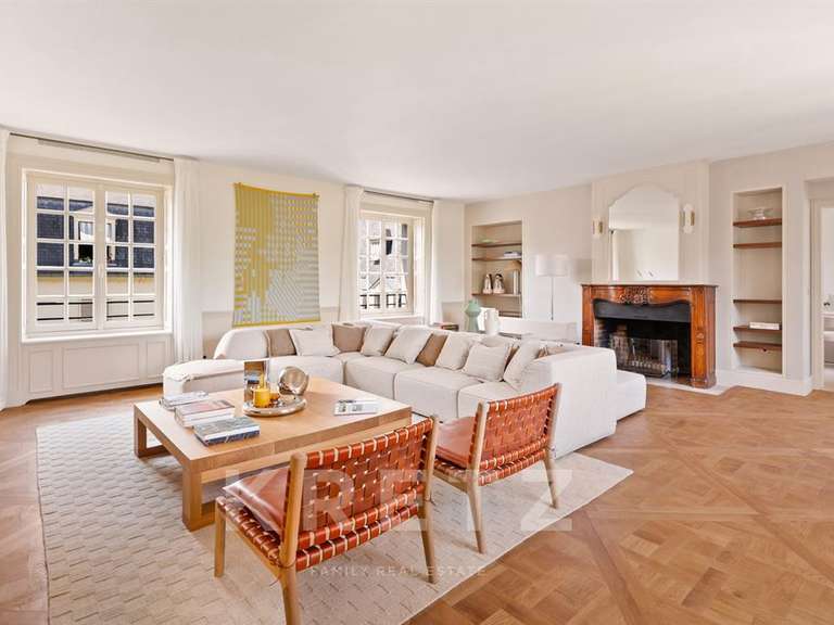 Appartement Paris 5e - 2 chambres - 183m²