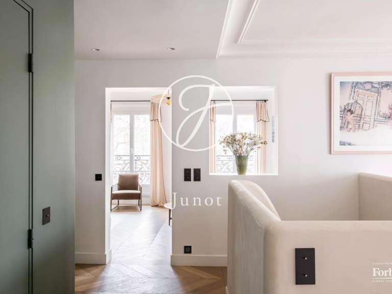 Appartement Paris 5e - 3 chambres - 141m²