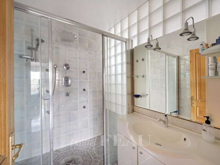 Appartement Paris 5e - 2 chambres - 134m²