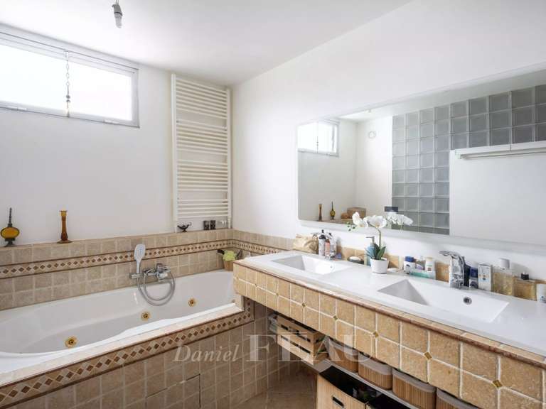 Appartement Paris 5e - 2 chambres - 134m²