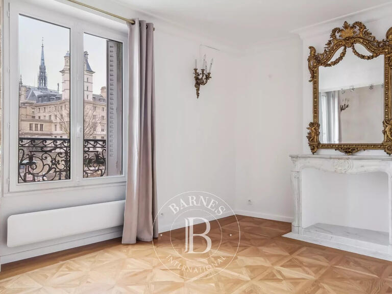 Sale Apartment Paris 6e - 2 bedrooms