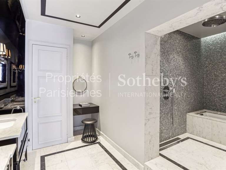 Appartement Paris 6e - 2 chambres - 167m²