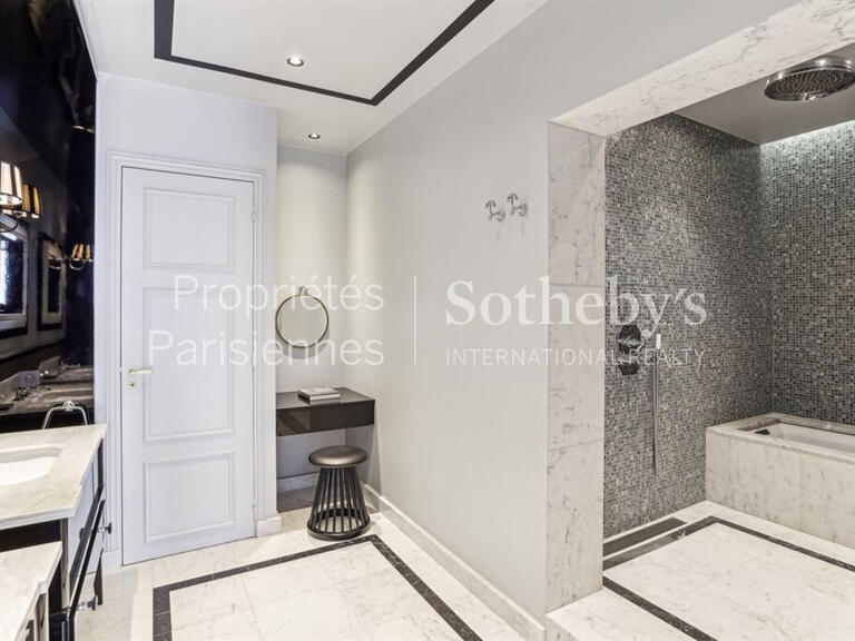 Appartement Paris 6e - 2 chambres - 167m²