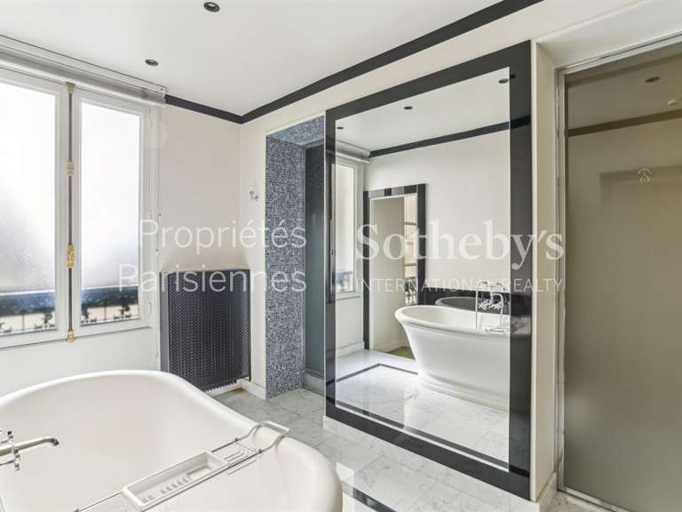 Appartement Paris 6e - 2 chambres - 167m²