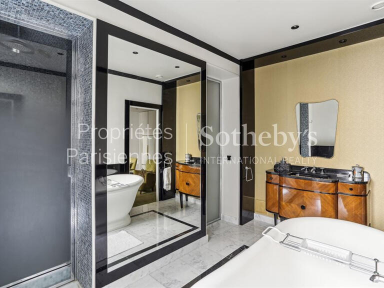 Appartement Paris 6e - 2 chambres - 167m²