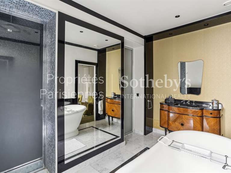 Appartement Paris 6e - 2 chambres - 167m²