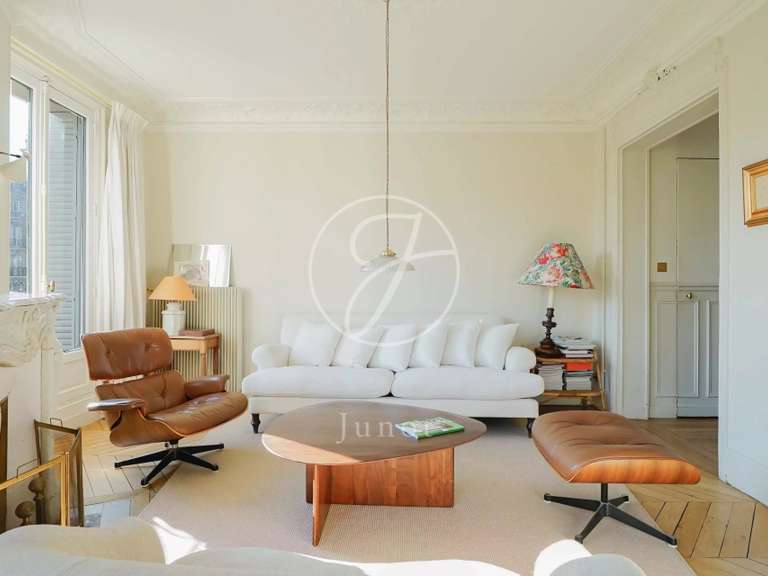 Appartement Paris 6e - 2 chambres - 81m²