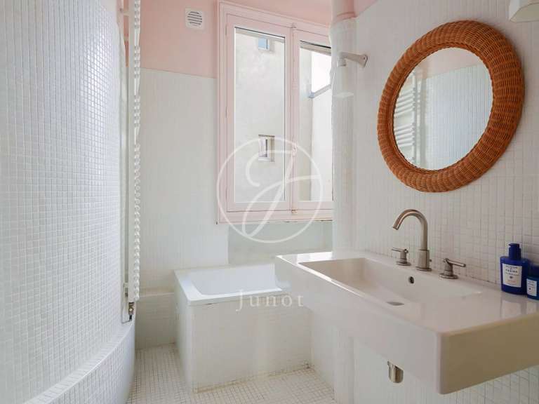 Appartement Paris 6e - 2 chambres - 81m²