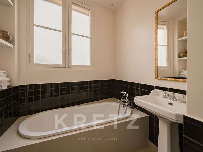 Appartement Paris 6e - 2 chambres - 76m²