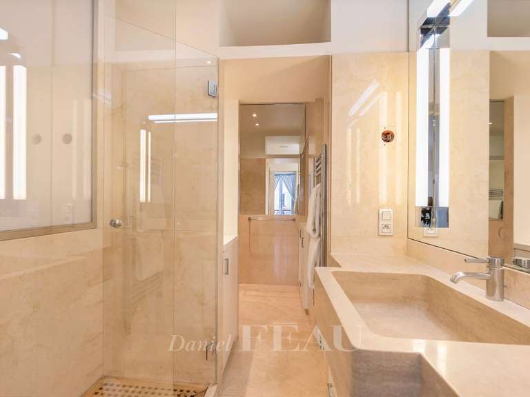 Appartement Paris 6e - 3 chambres - 184m²