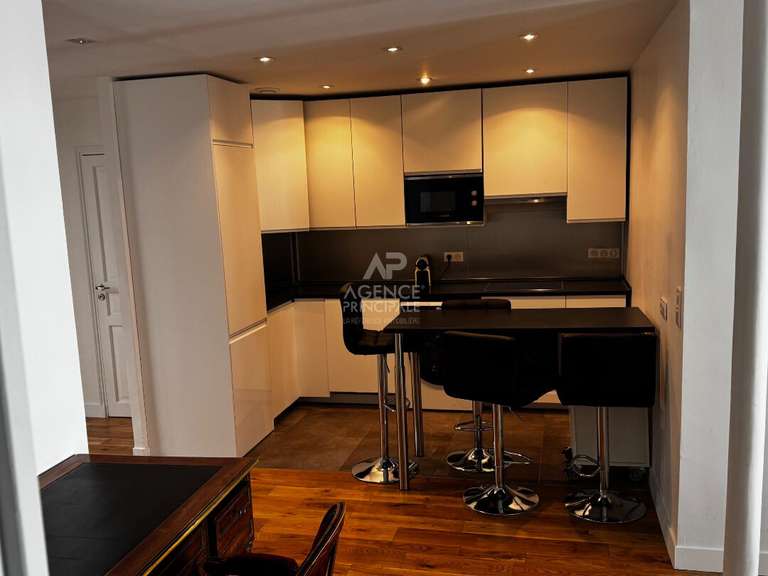 Appartement Paris 6e - 2 chambres - 75m²