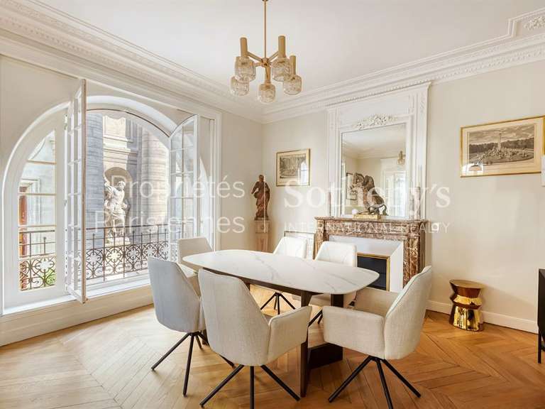 Appartement Paris 6e - 2 chambres - 111m²
