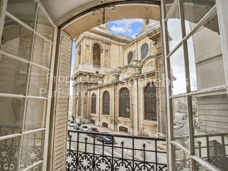 Appartement Paris 6e - 2 chambres - 111m²