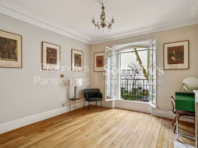 Appartement Paris 6e - 2 chambres - 111m²