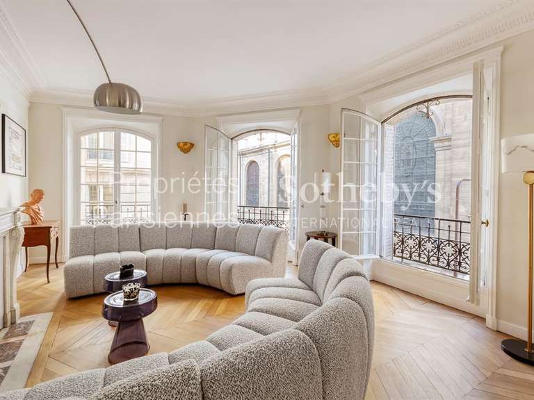Appartement Paris 6e - 2 chambres - 111m²