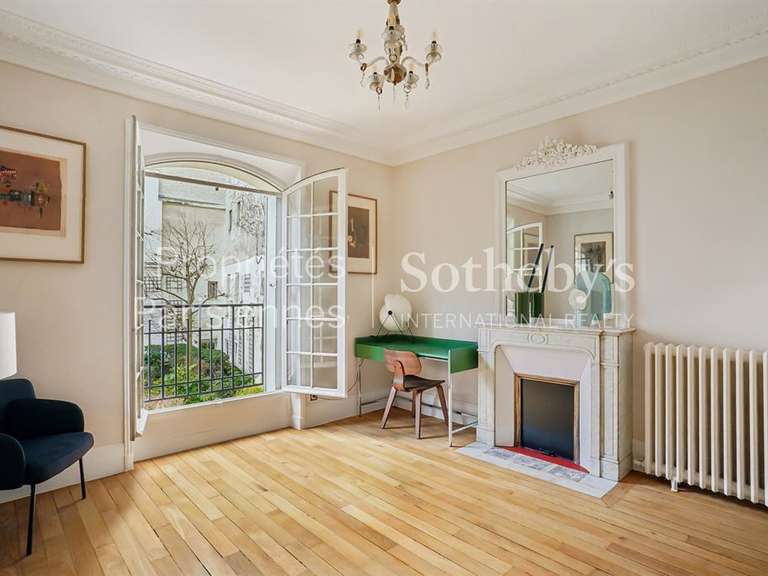 Appartement Paris 6e - 2 chambres - 111m²