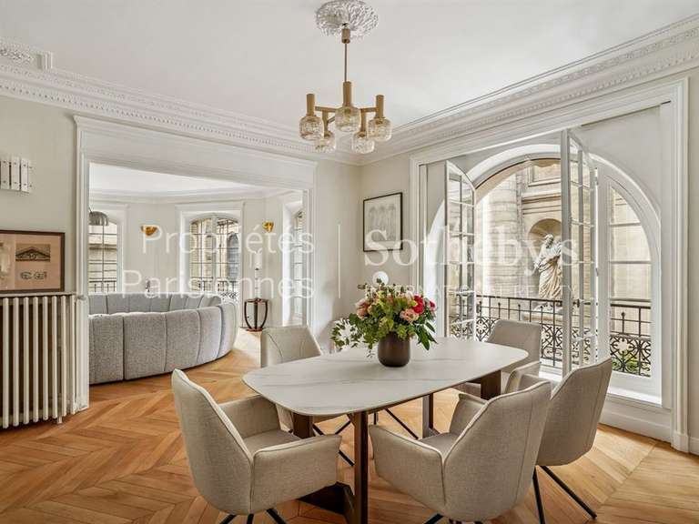 Appartement Paris 6e - 2 chambres - 111m²