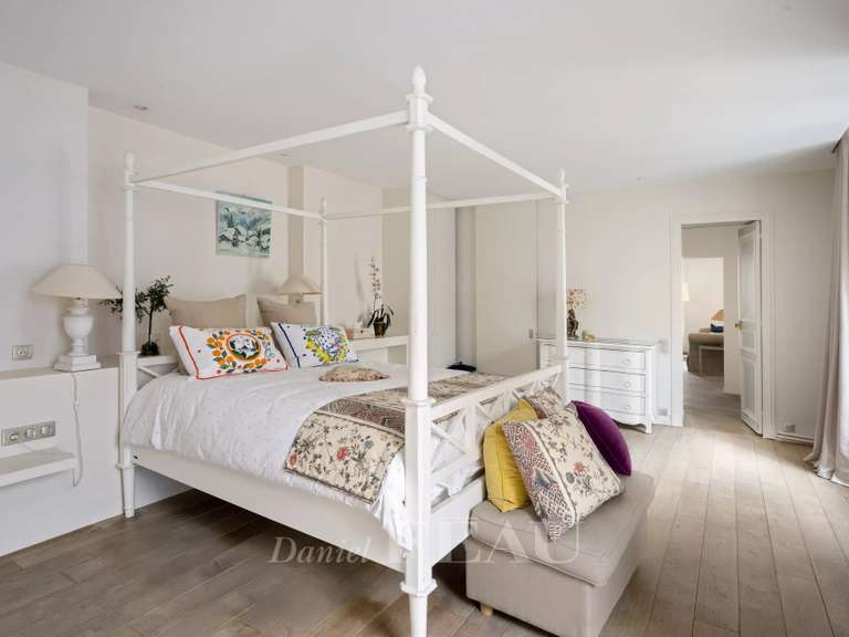 Appartement Paris 6e - 2 chambres - 120m²