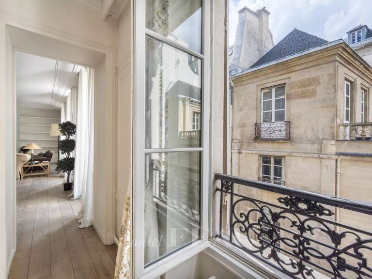 Appartement Paris 6e - 2 chambres - 120m²