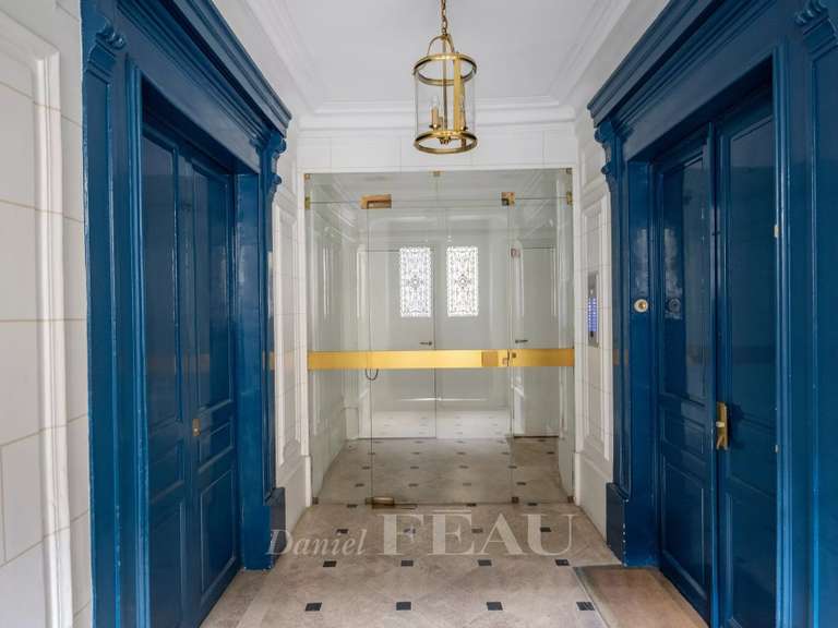 Appartement Paris 6e - 2 chambres - 120m²