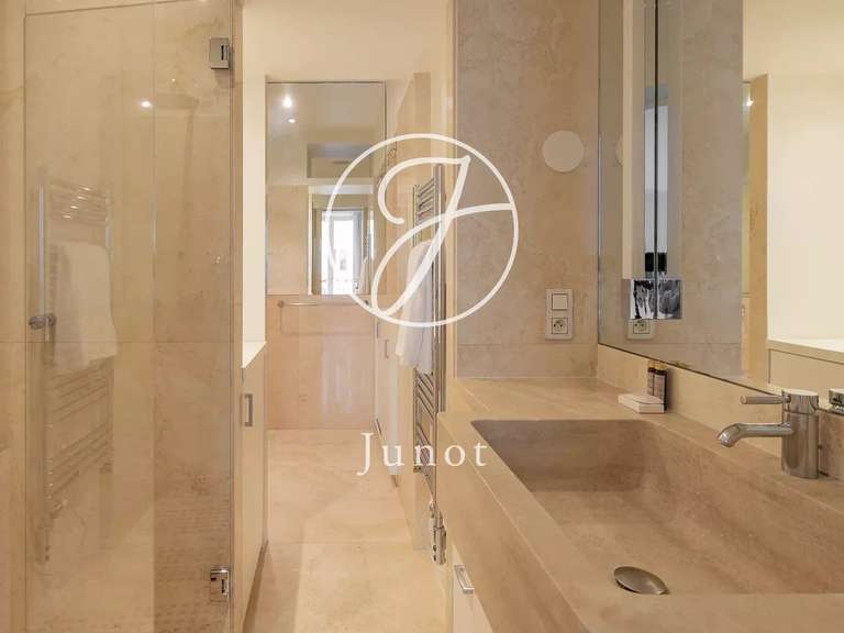 Appartement Paris 6e - 3 chambres - 184m²