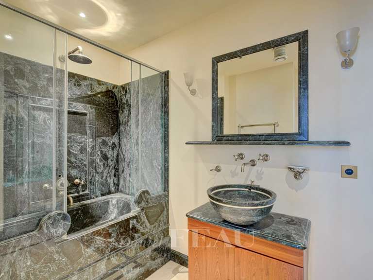 Appartement Paris 6e - 2 chambres - 112m²