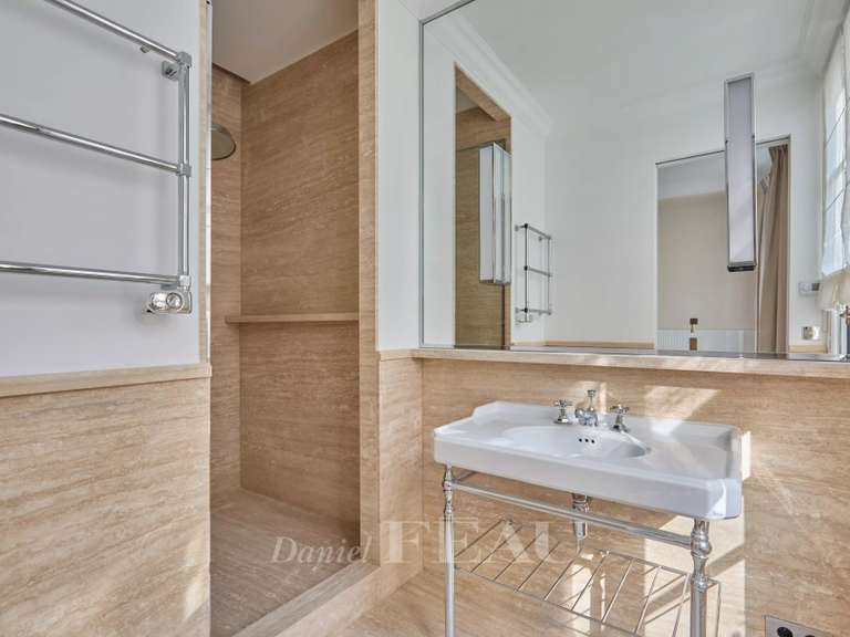 Appartement Paris 6e - 2 chambres - 94m²