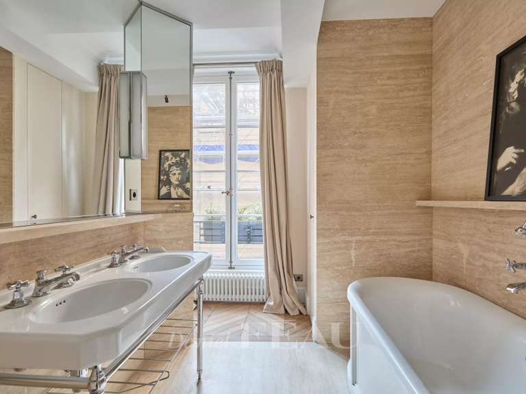 Appartement Paris 6e - 2 chambres - 94m²