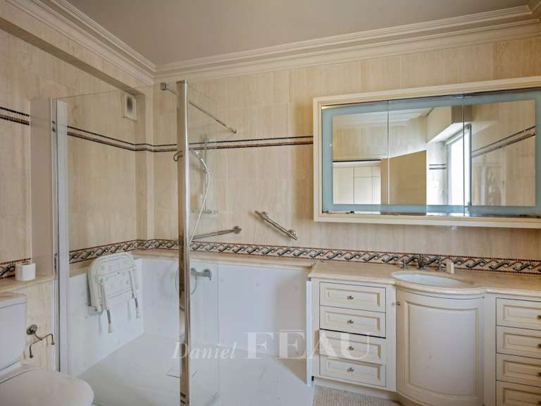 Appartement Paris 6e - 2 chambres - 112m²