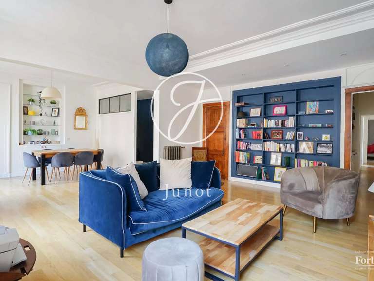 Appartement Paris 6e - 3 chambres - 141m²