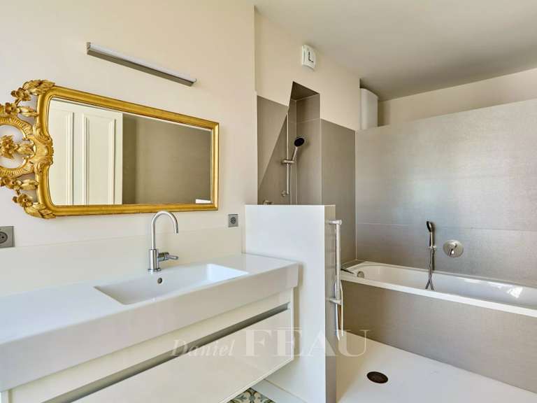 Appartement Paris 6e - 2 chambres - 100m²