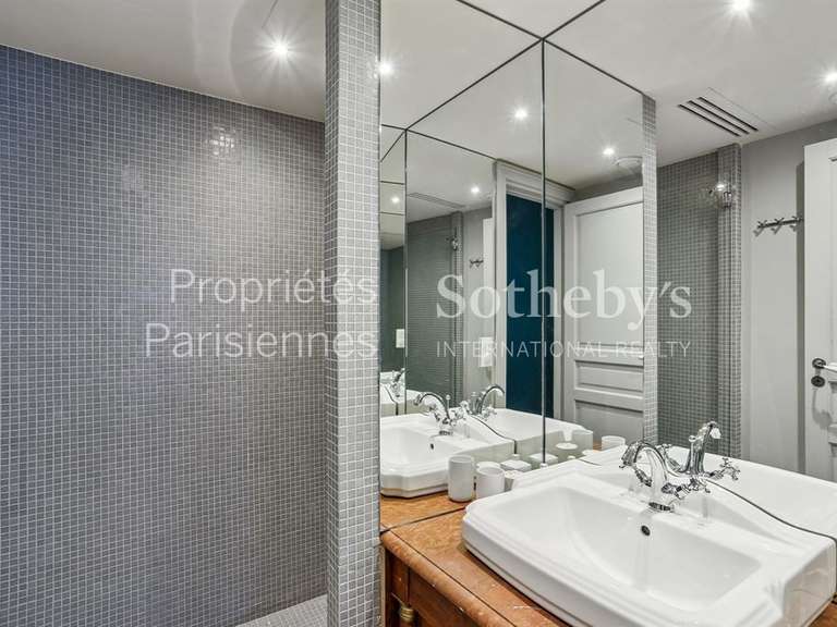 Appartement Paris 6e - 3 chambres - 150m²