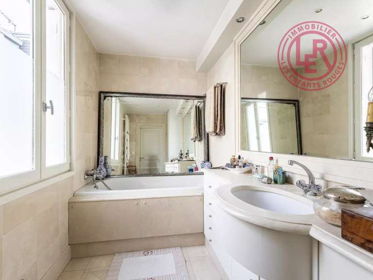 Appartement Paris 6e - 2 chambres - 85m²