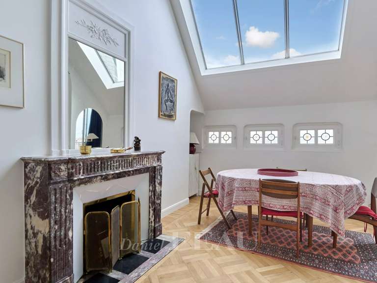 Appartement Paris 6e - 2 chambres - 125m²
