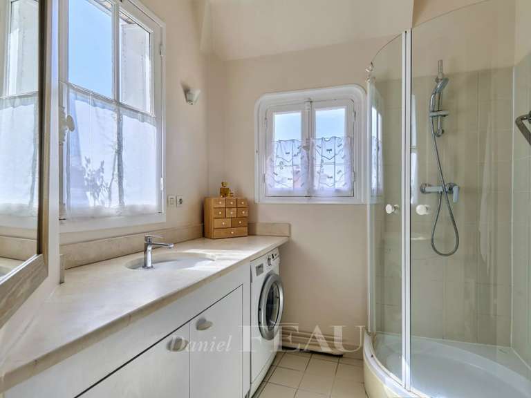 Appartement Paris 6e - 2 chambres - 125m²