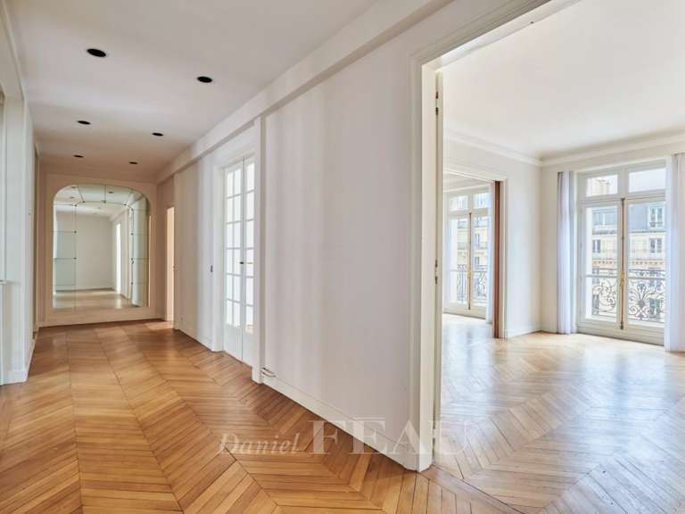 Appartement Paris 6e - 4 chambres - 240m²