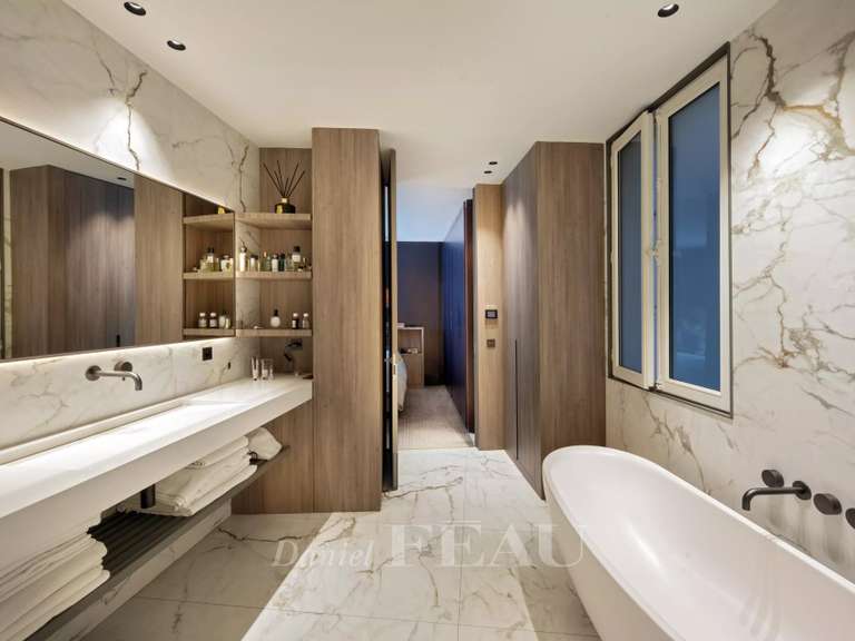 Appartement Paris 6e - 2 chambres - 130m²