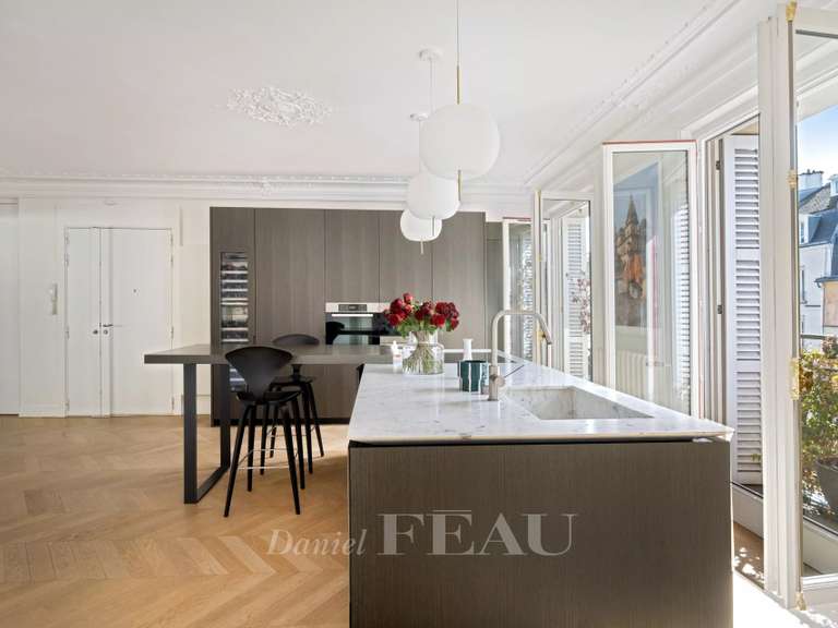 Appartement Paris 6e - 2 chambres - 130m²