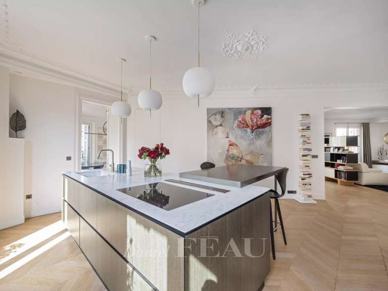 Appartement Paris 6e - 2 chambres - 130m²