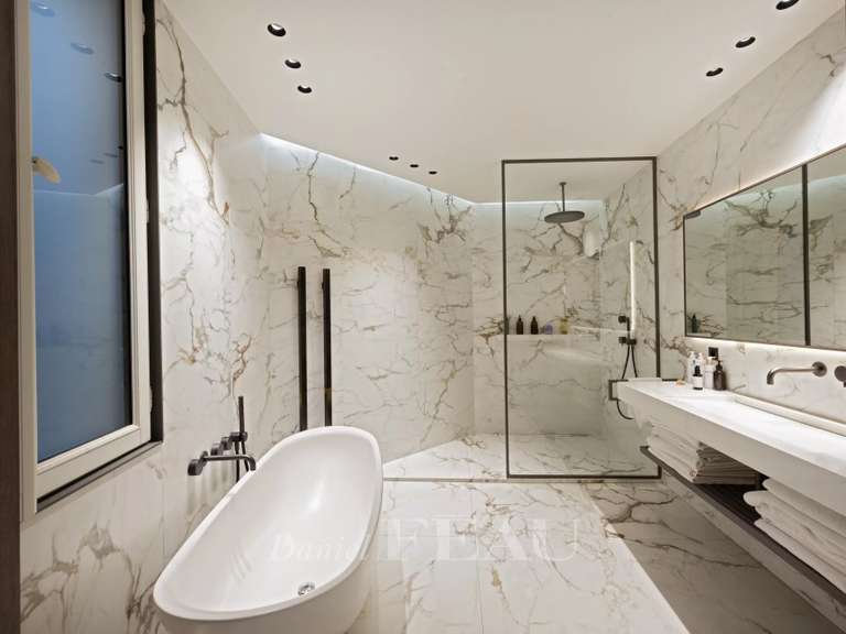 Appartement Paris 6e - 2 chambres - 130m²
