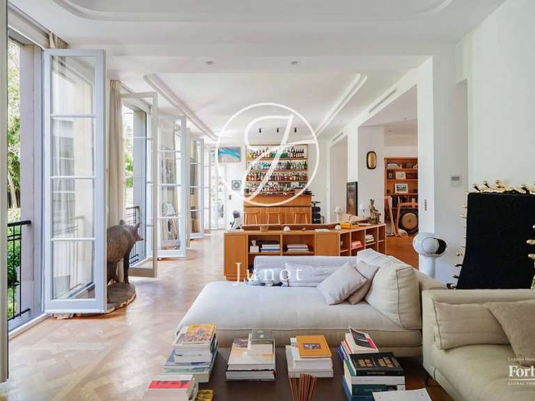 Appartement Paris 6e - 7 chambres - 371m²