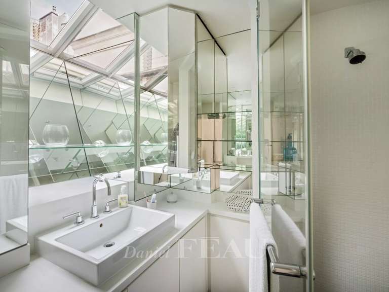 Appartement Paris 6e - 2 chambres - 122m²