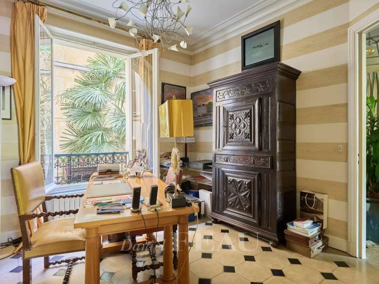 Appartement Paris 6e - 7 chambres - 238m²