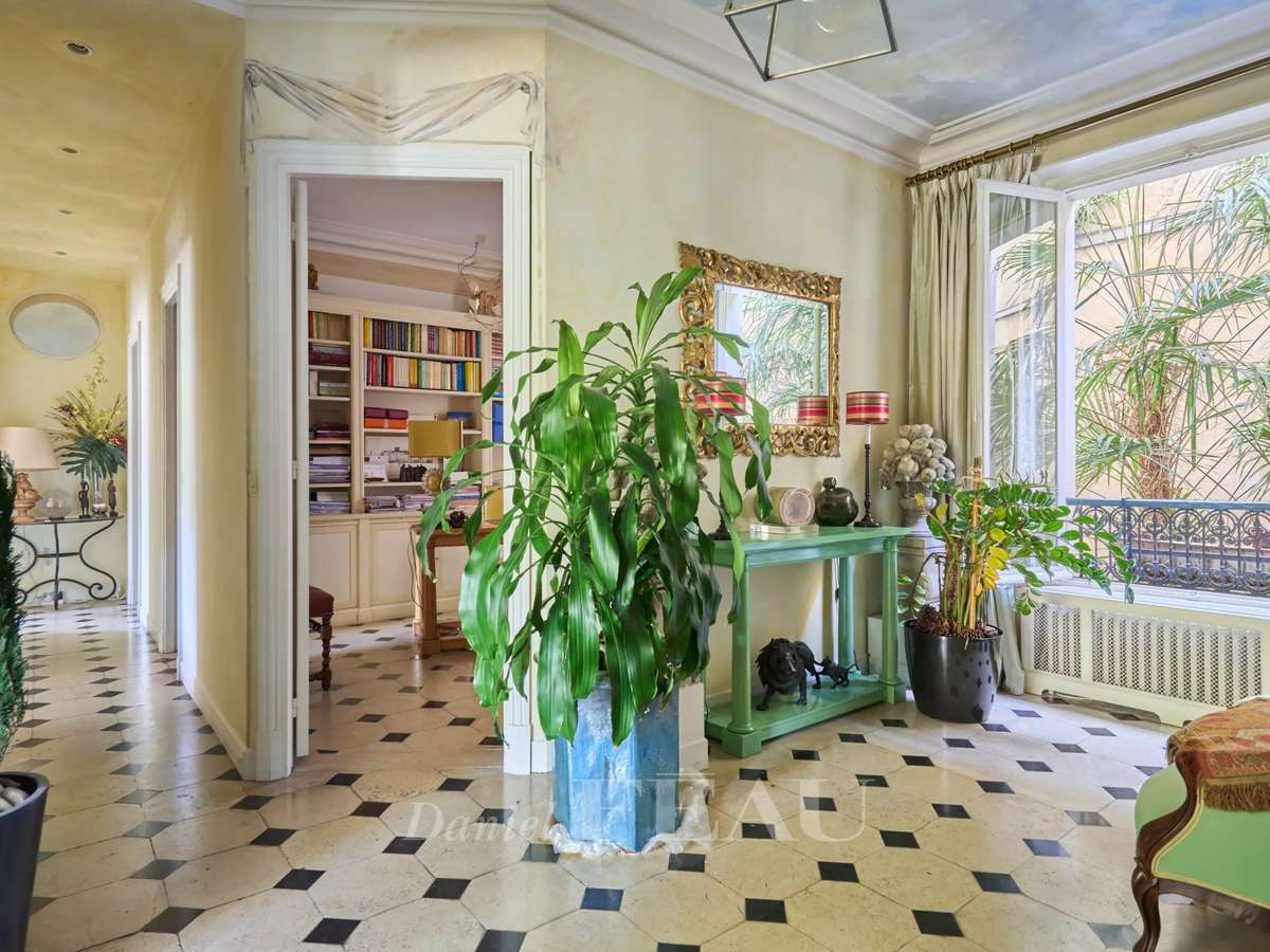 Apartment Paris 6e