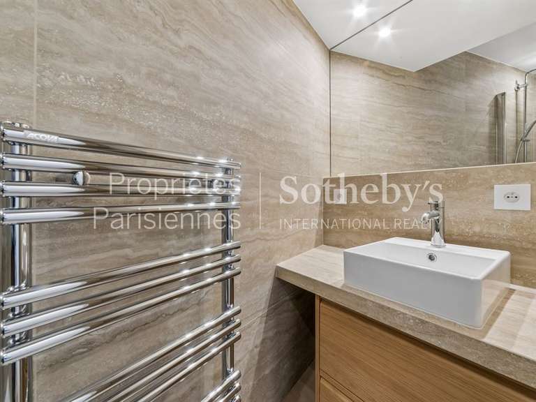 Appartement Paris 6e - 2 chambres - 81m²