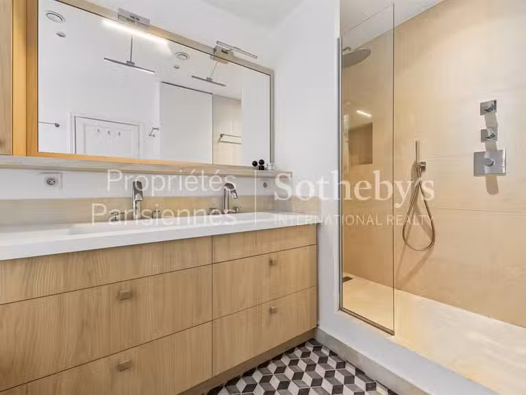Appartement Paris 6e - 3 chambres - 93m²