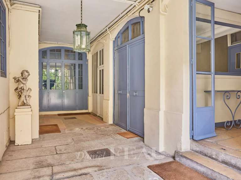 Appartement Paris 6e - 2 chambres - 111m²