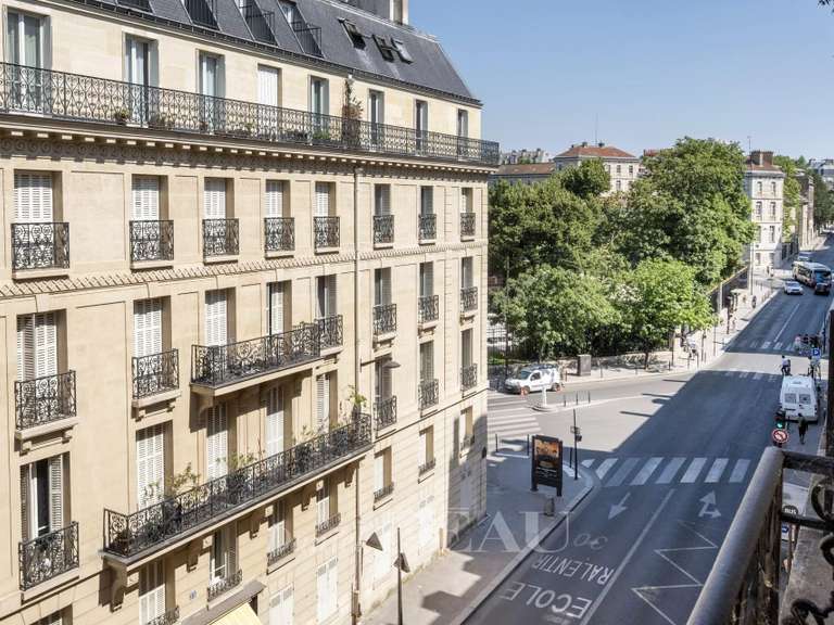 Appartement Paris 6e - 4 chambres - 170m²