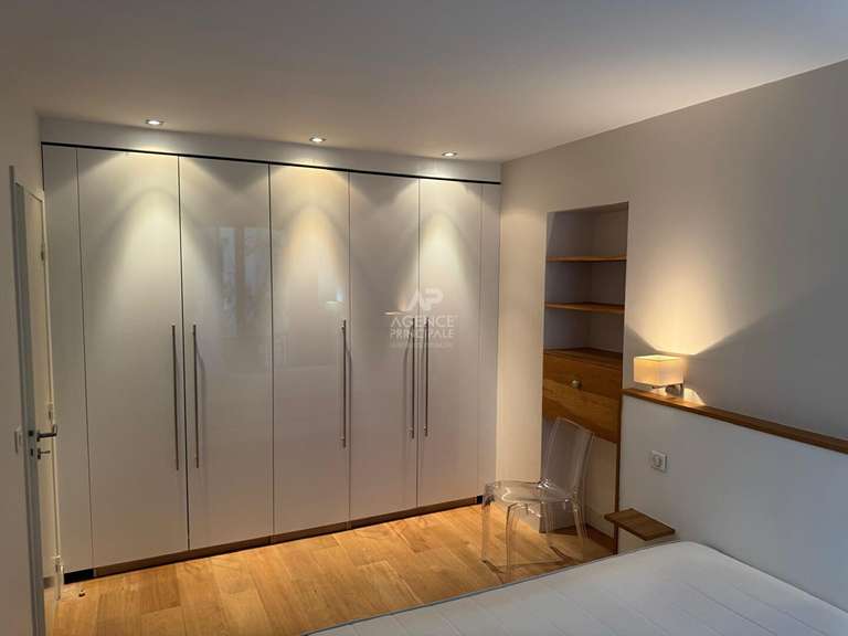 Appartement Paris 6e - 2 chambres - 76m²