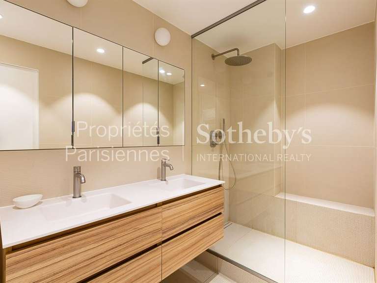 Appartement Paris 6e - 4 chambres - 157m²